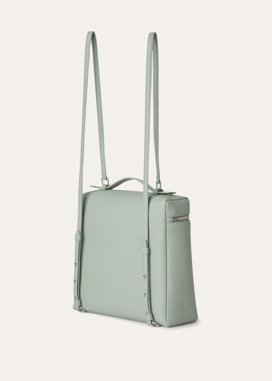 extra pocket backpack l23.5 eucalyptus gemaakt van generfd kalfsleer