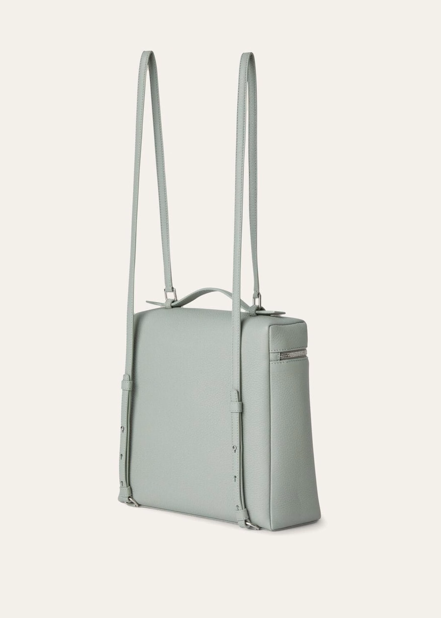 Extra Pocket Backpack L23.5 Eucalyptus, gemaakt van generfd kalfsleer