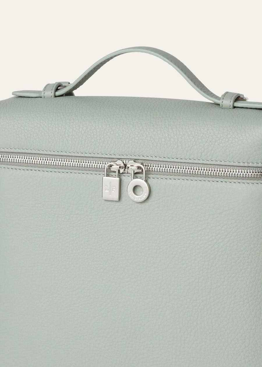 Extra Pocket Backpack L23.5 Eucalyptus, gemaakt van generfd kalfsleer