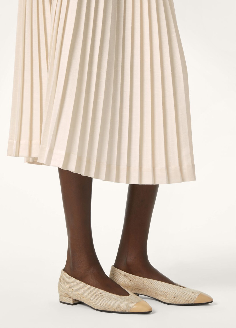 rebecca ballerina van zijde en viscose in bruin.