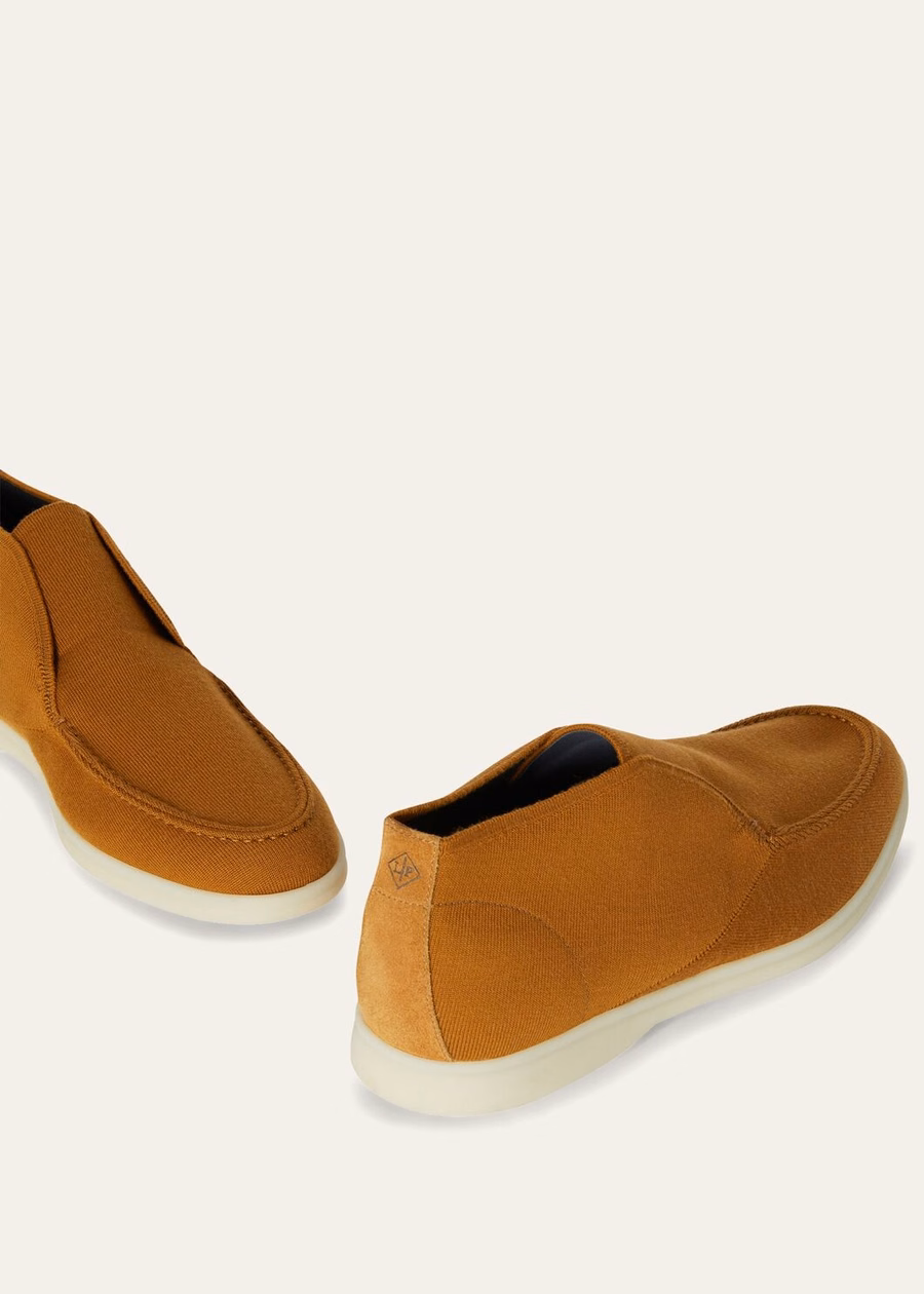 Walk Wish® wollen enkellaarsjes met open breiwerk in de kleur New Ocra