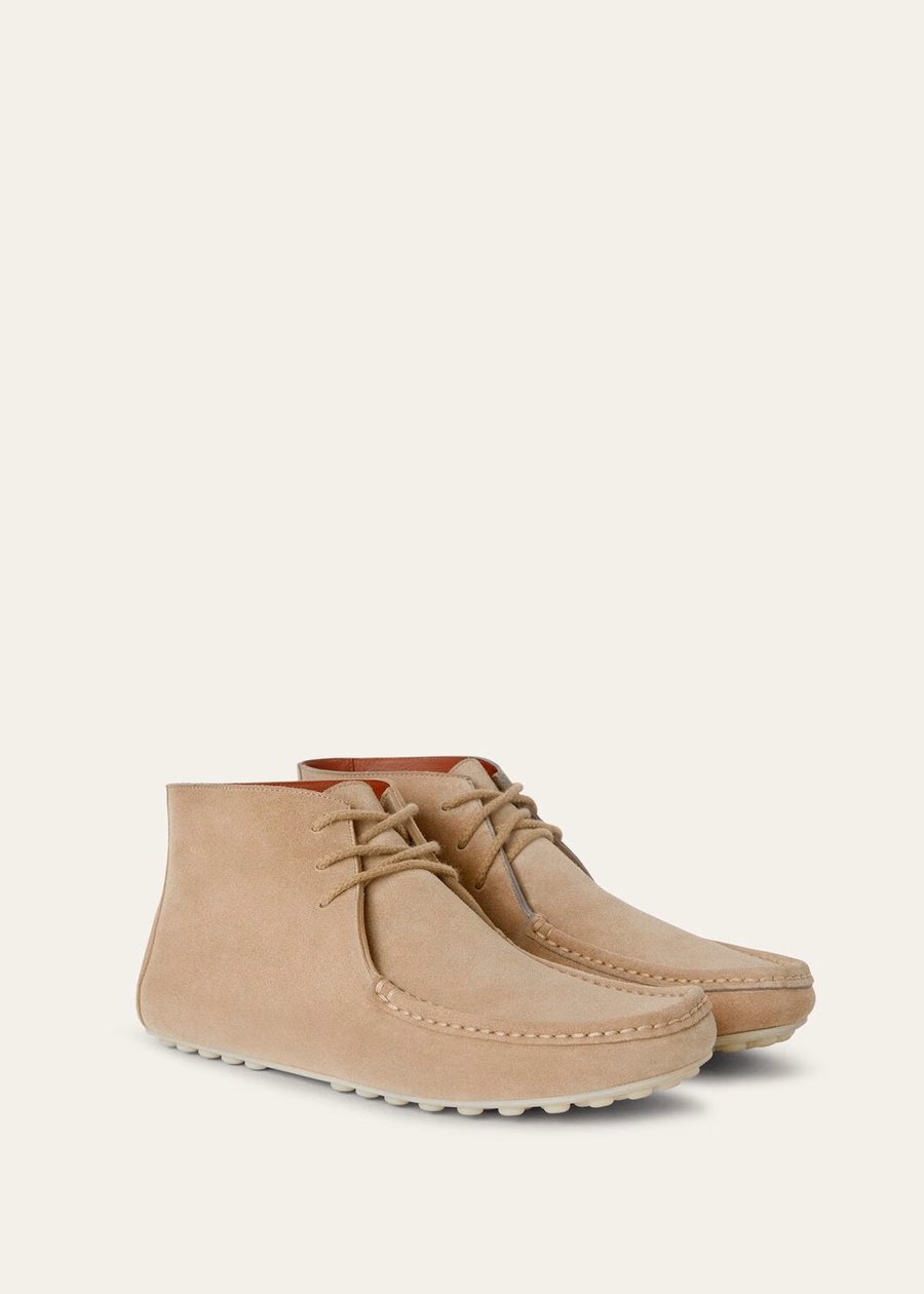 Wandelboot met stippenzool, vetersluiting, kalfsleer, splitleer, licht houtrookkleur