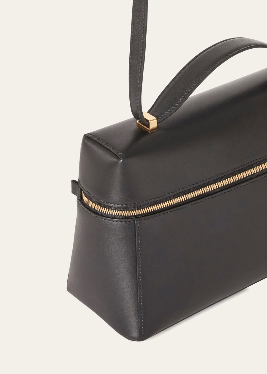 Extra tas L27 van glad zwart kalfsleer