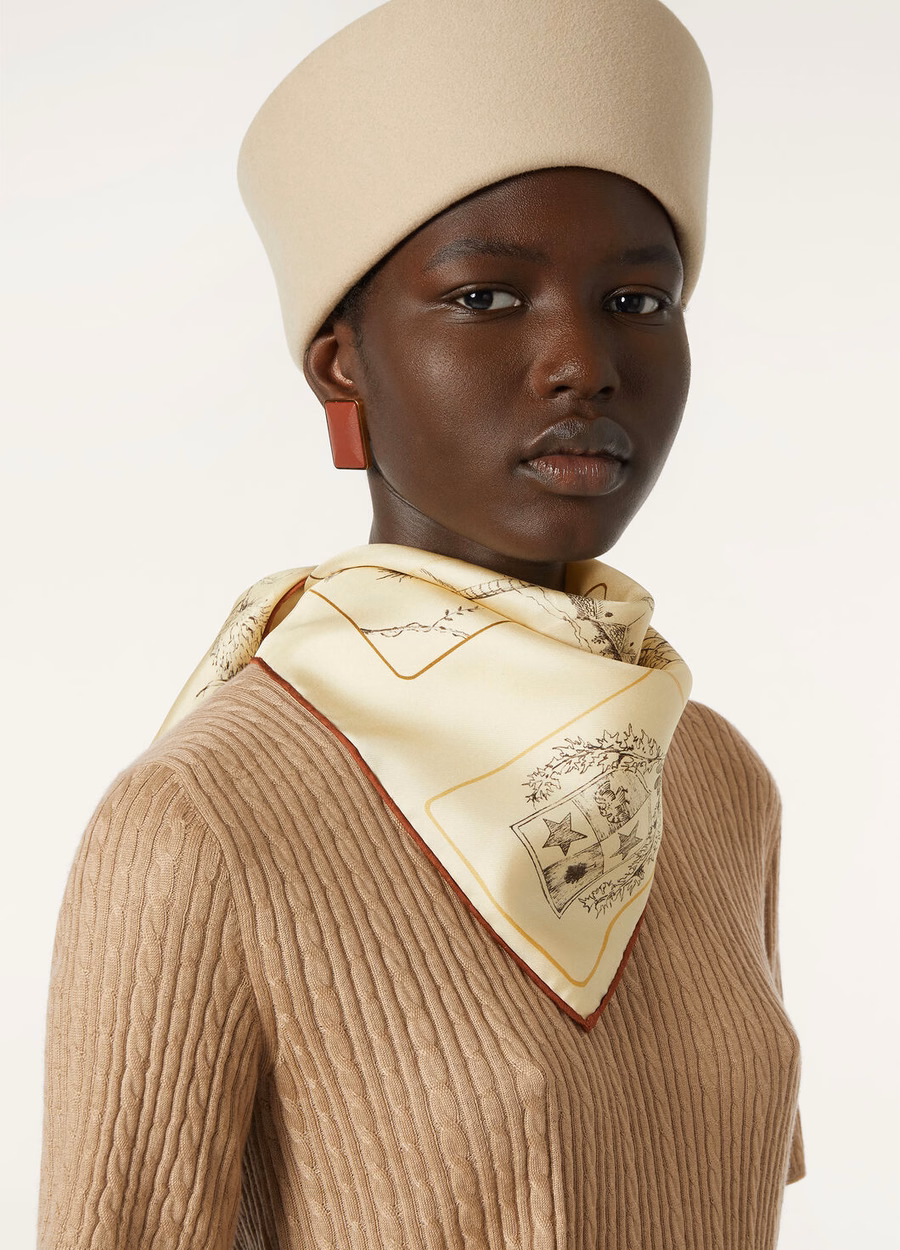 Traditionele zijden foulard in lichtgeel/donkerbruin/kummel