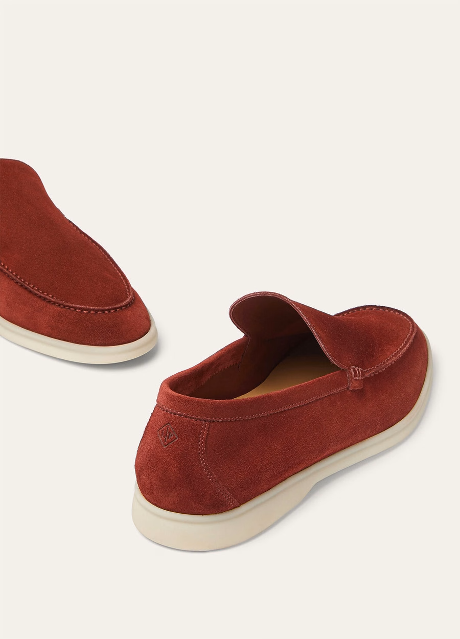 Summer Walk loafers van gedroogd rood suède.