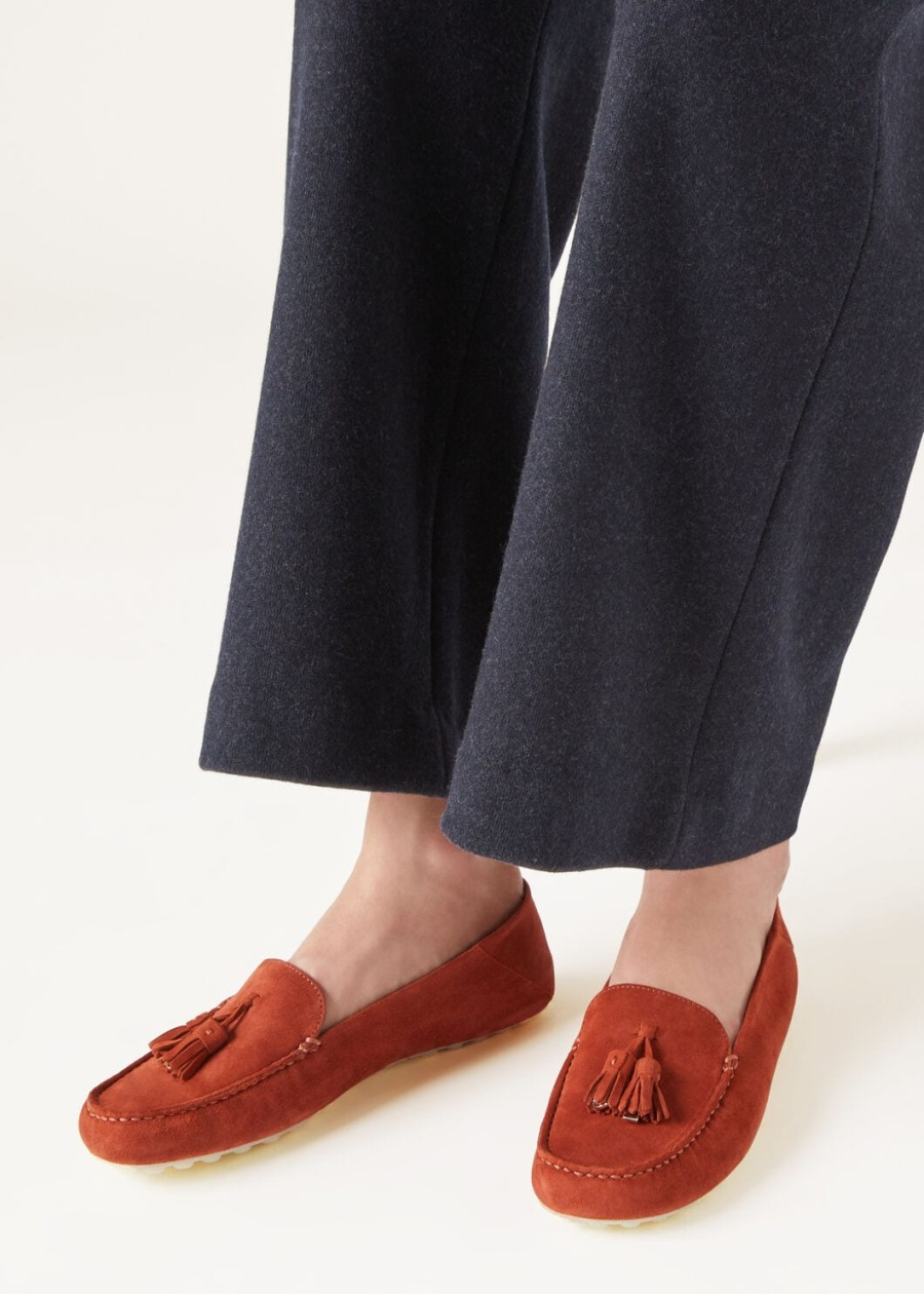 mocassins met stippenzool gemaakt van geitenleer en suède in de kleur bark bark.