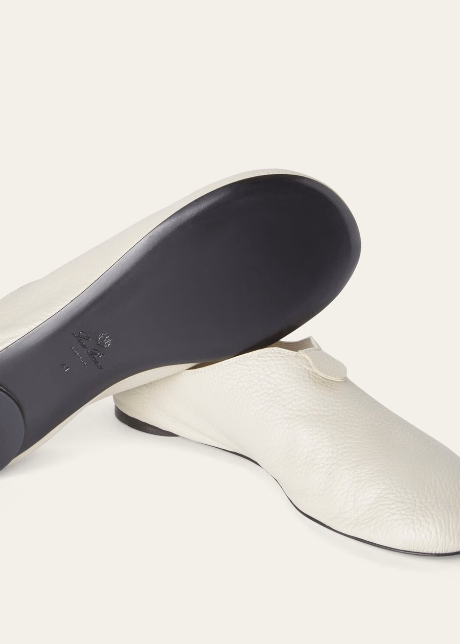 Furscuri en crèmekleurige suède platte loafers