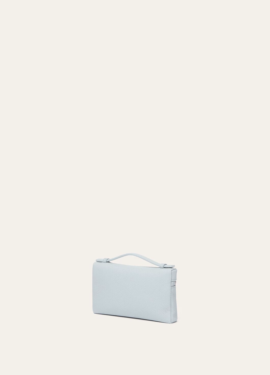 Mini-etui met extra vakje van generfd kalfsleer in de kleur Minty Breeze/antiek zilver.