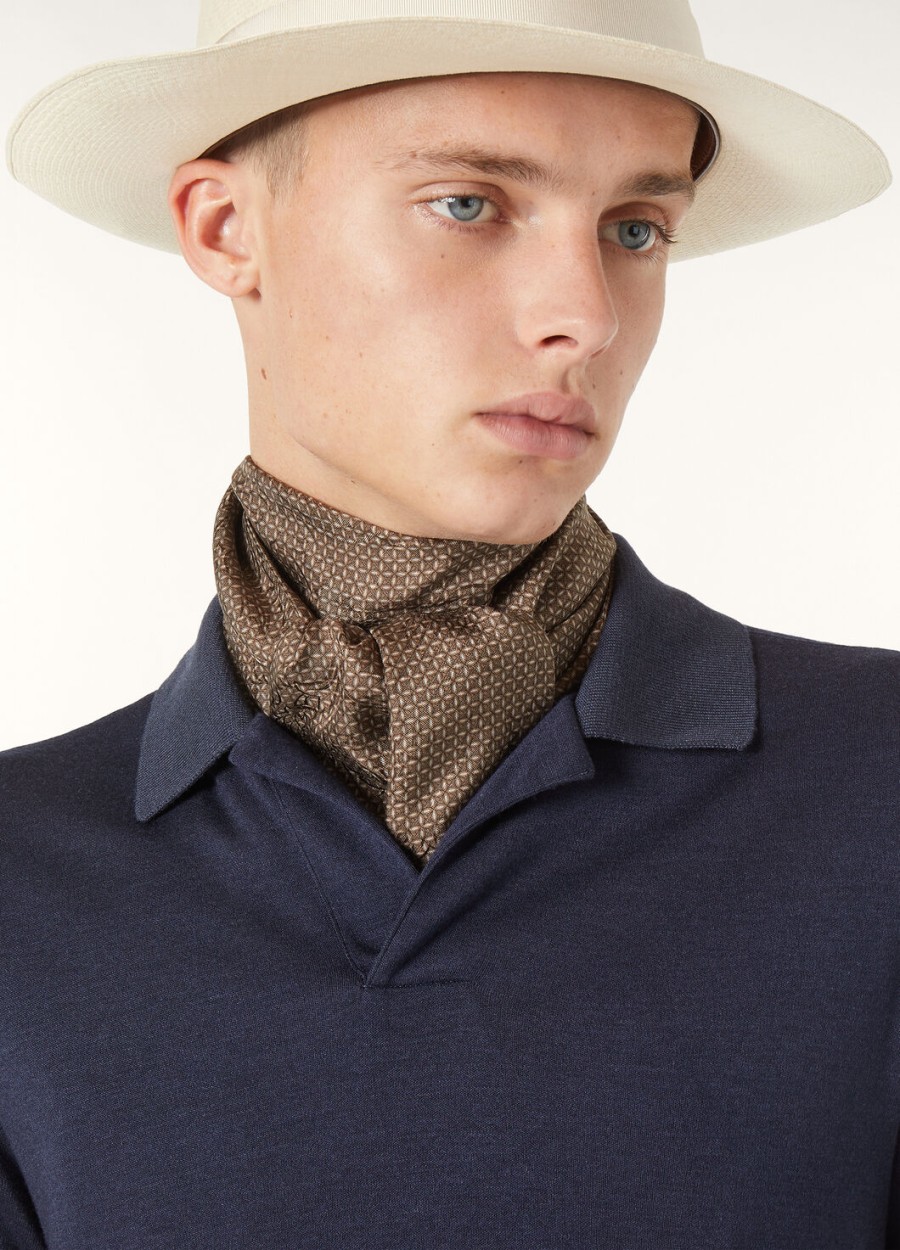 zijden kasjmier poloshirt met ombrépatroon in blauw.
