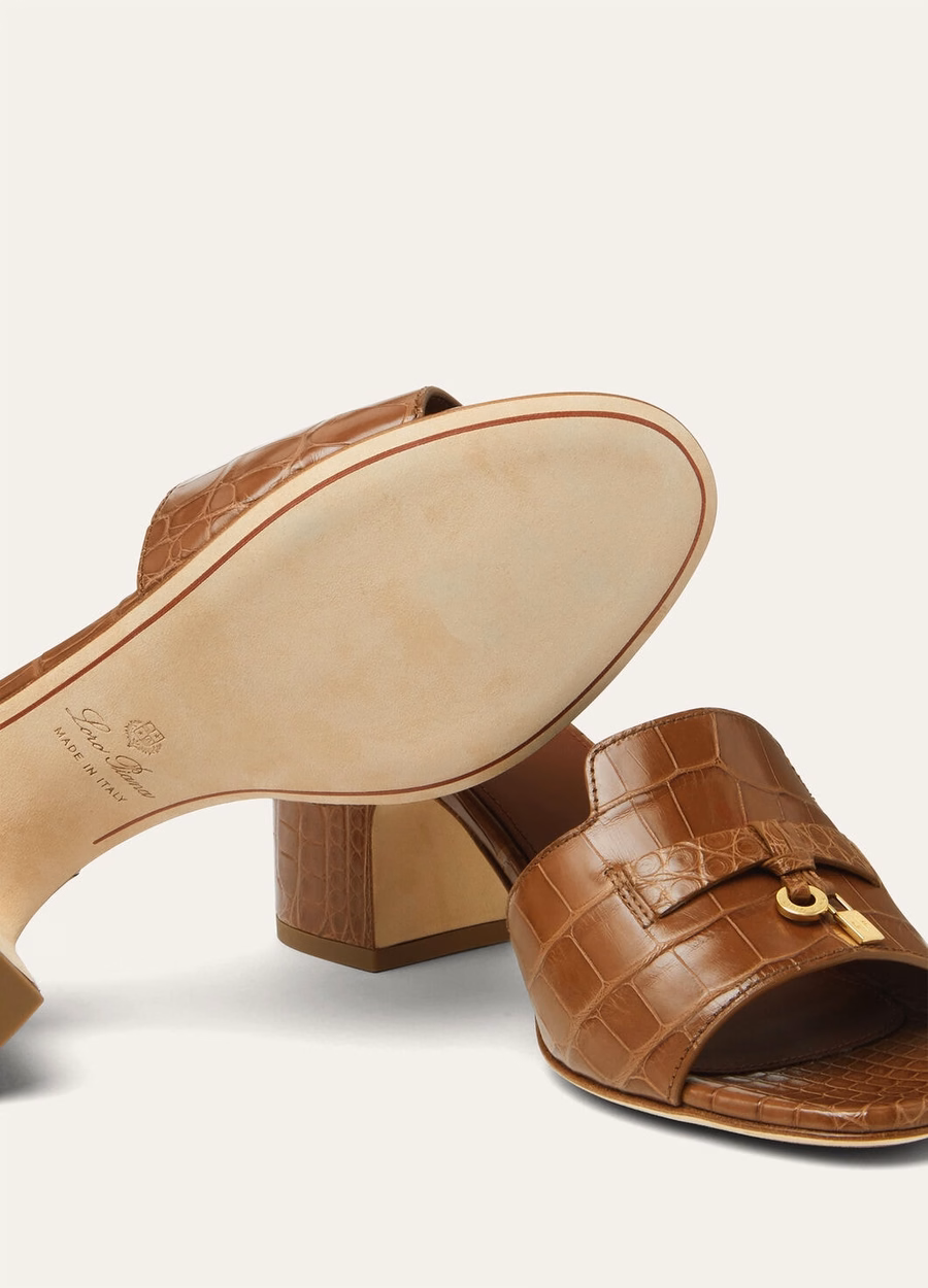 Summer Charms Sandal Mole, gemaakt van alligatorleer.