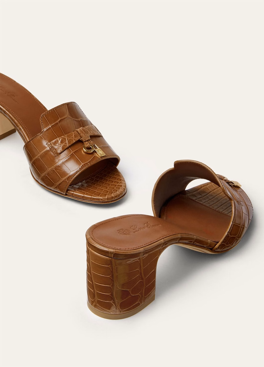 Summer Charms Sandal Mole, gemaakt van alligatorleer.
