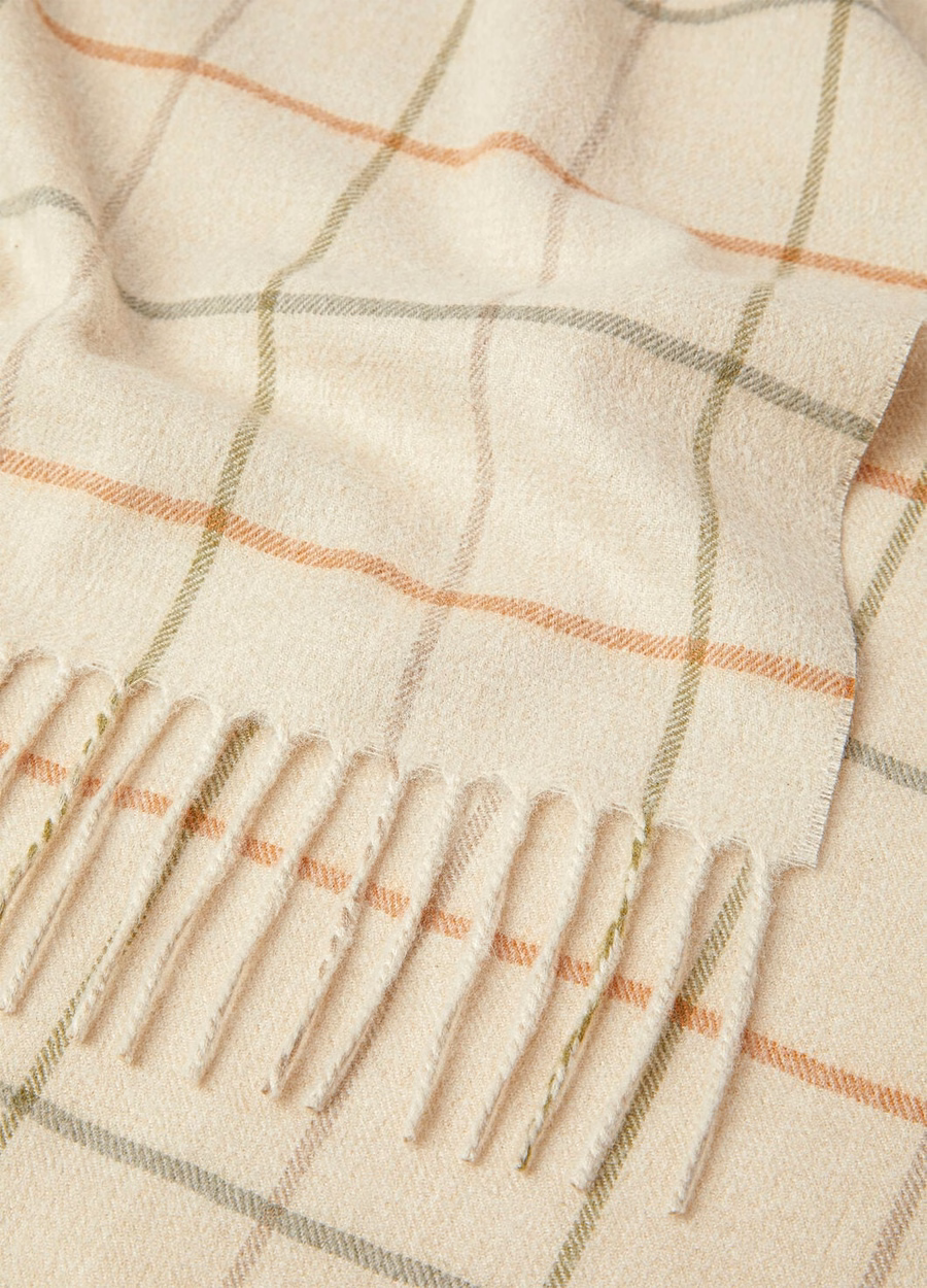 Kasjmier sjaal met ceintuur in de kleuren rijstwit/licht taupe/groen/oranje.