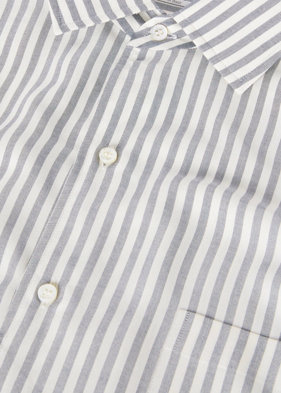 Andre-shirt van gewassen zijde met indigokleurige strepen