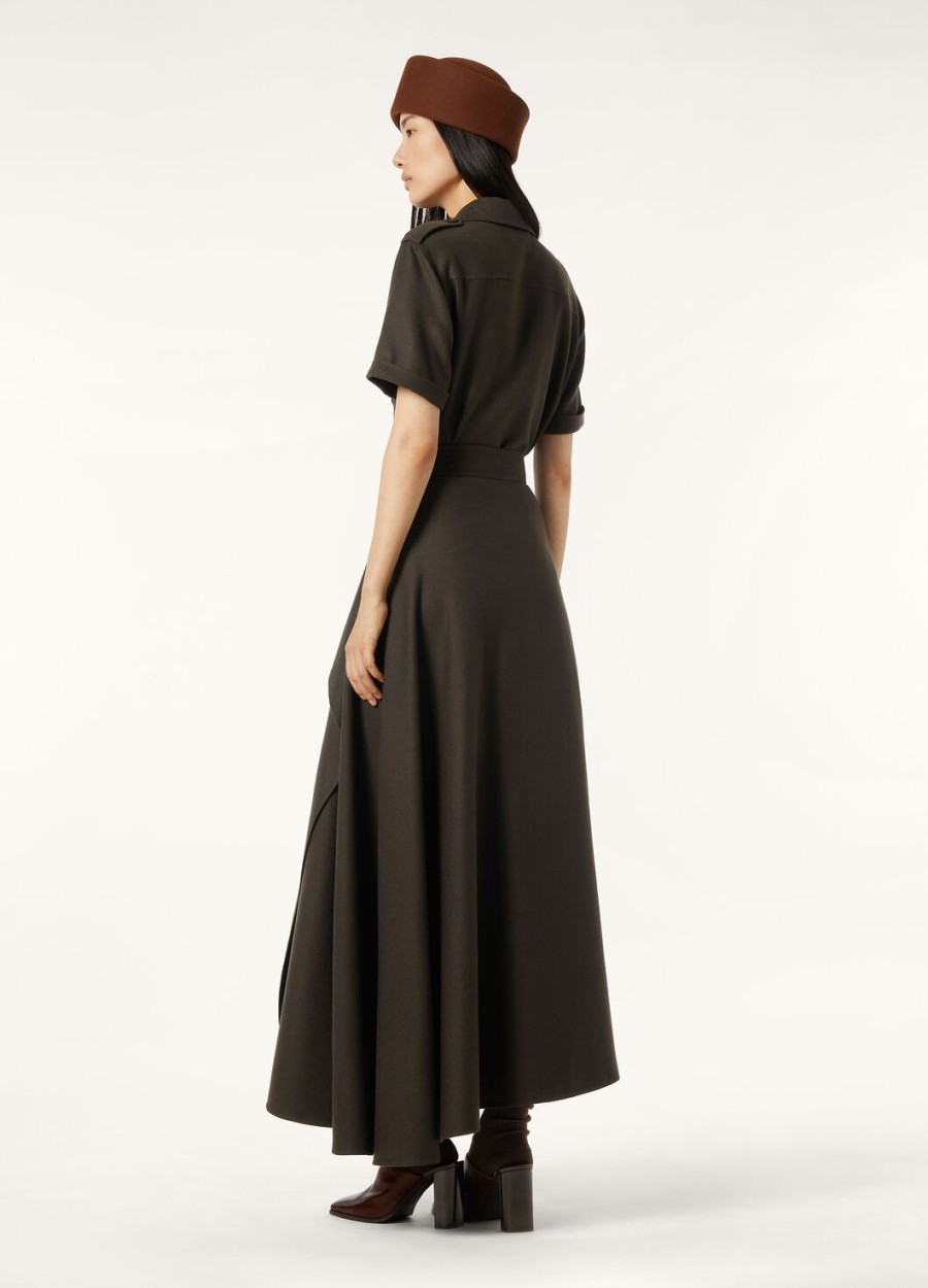 violet royal lightness pin zwarte rok