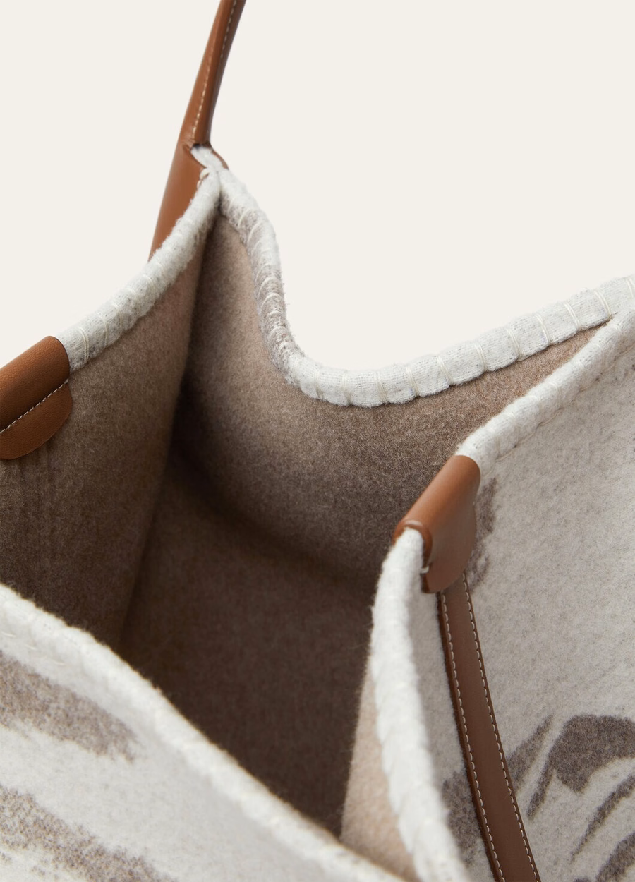 Extra grote Bale Hobo tas van kasjmier scheerwol in de kleuren Misty Grey/Winter Pebble/Turquoise/Sun Gold