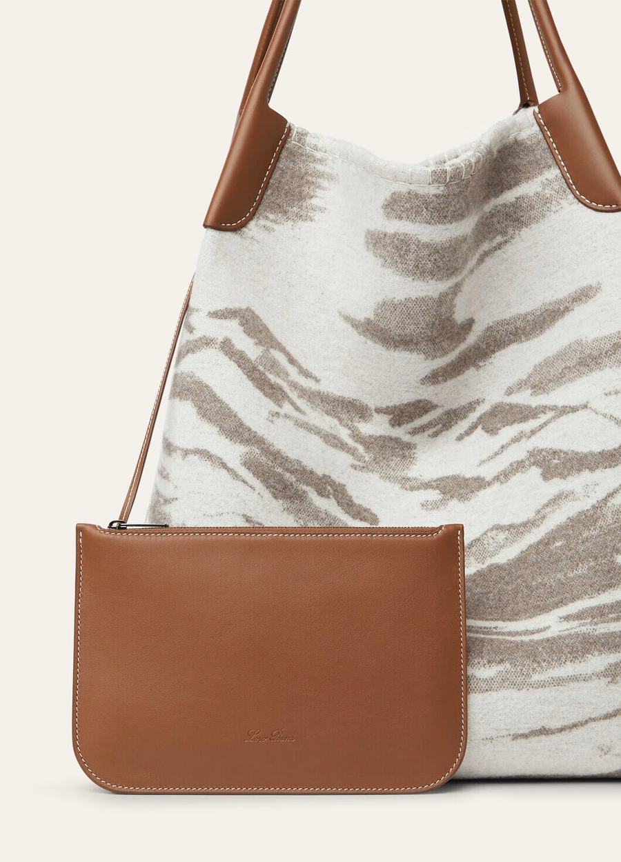 Extra grote Bale Hobo tas van kasjmier scheerwol in de kleuren Misty Grey/Winter Pebble/Turquoise/Sun Gold